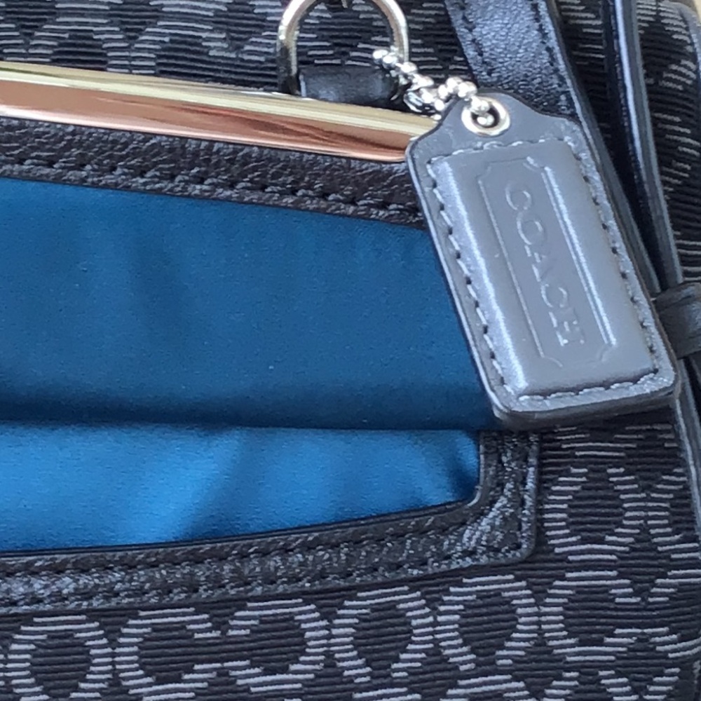 Coach Navy and Black Shoulder Bag - Picture 3 of 11